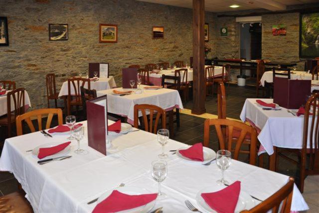 A Reigada Hotel Restaurante Grandas de Salime Ngoại thất bức ảnh