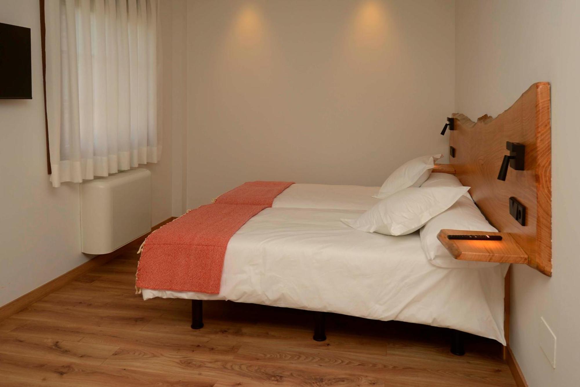 A Reigada Hotel Restaurante Grandas de Salime Ngoại thất bức ảnh