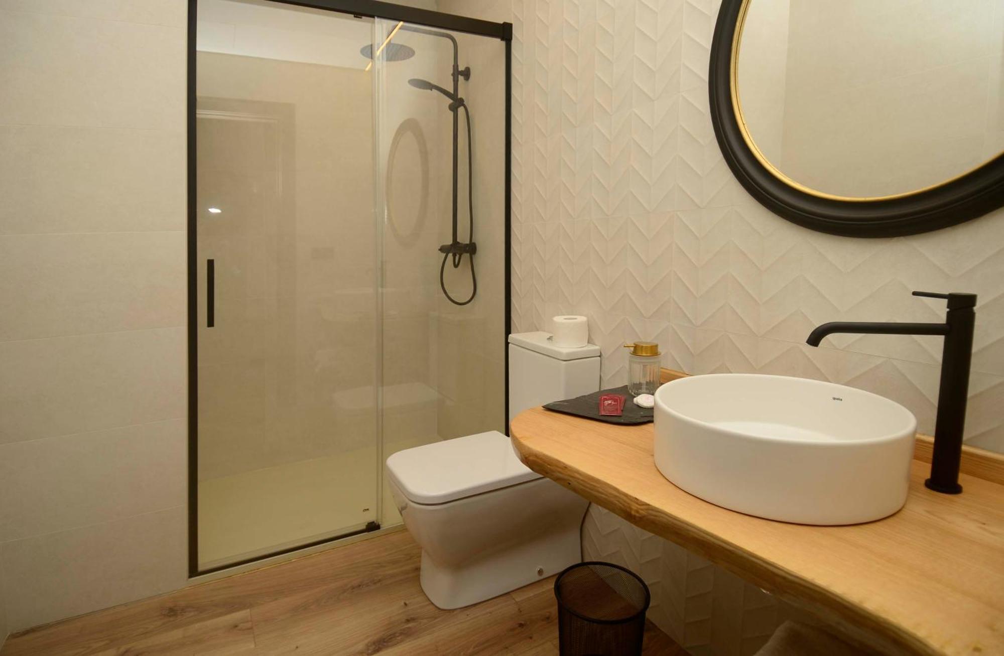 A Reigada Hotel Restaurante Grandas de Salime Ngoại thất bức ảnh