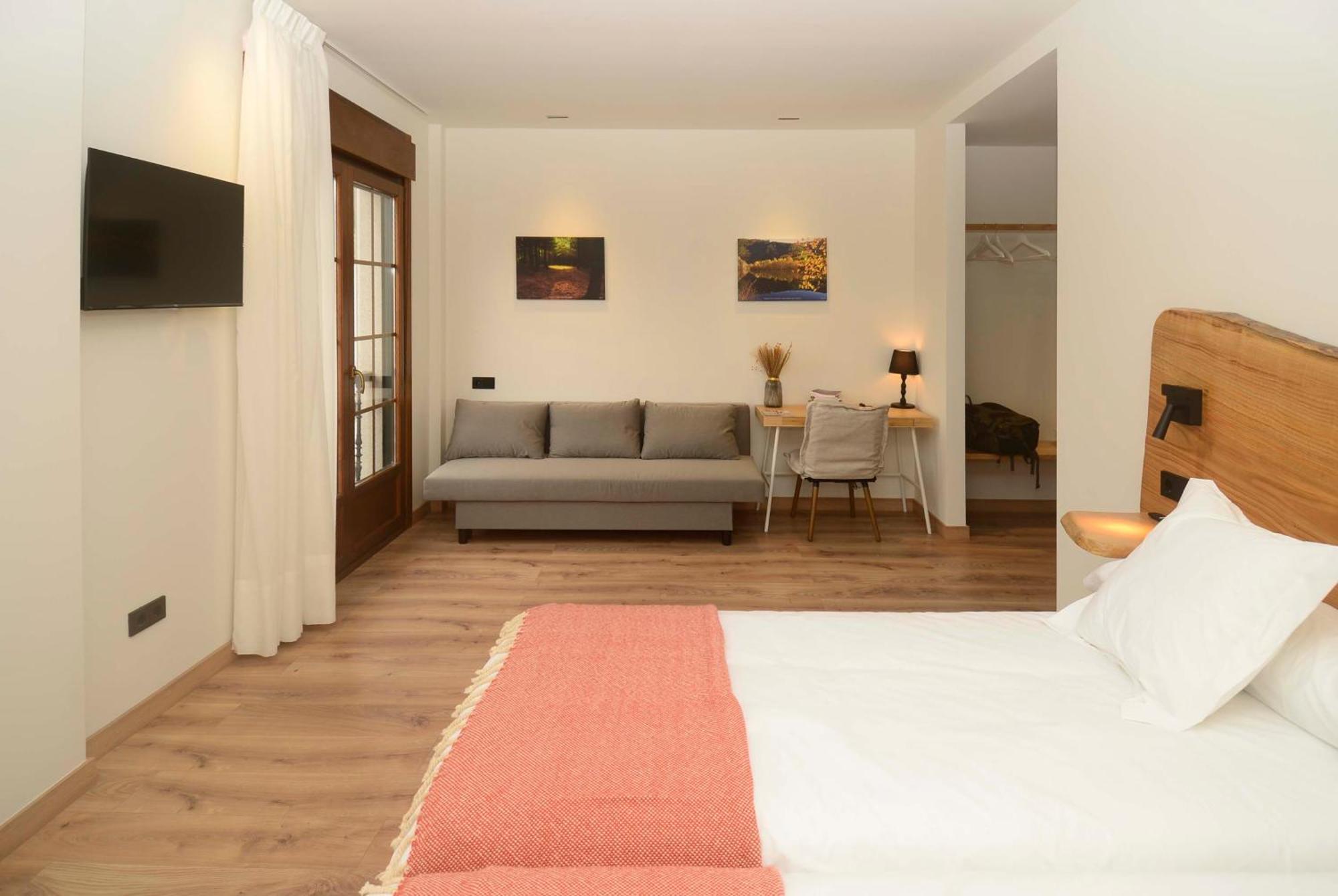 A Reigada Hotel Restaurante Grandas de Salime Ngoại thất bức ảnh