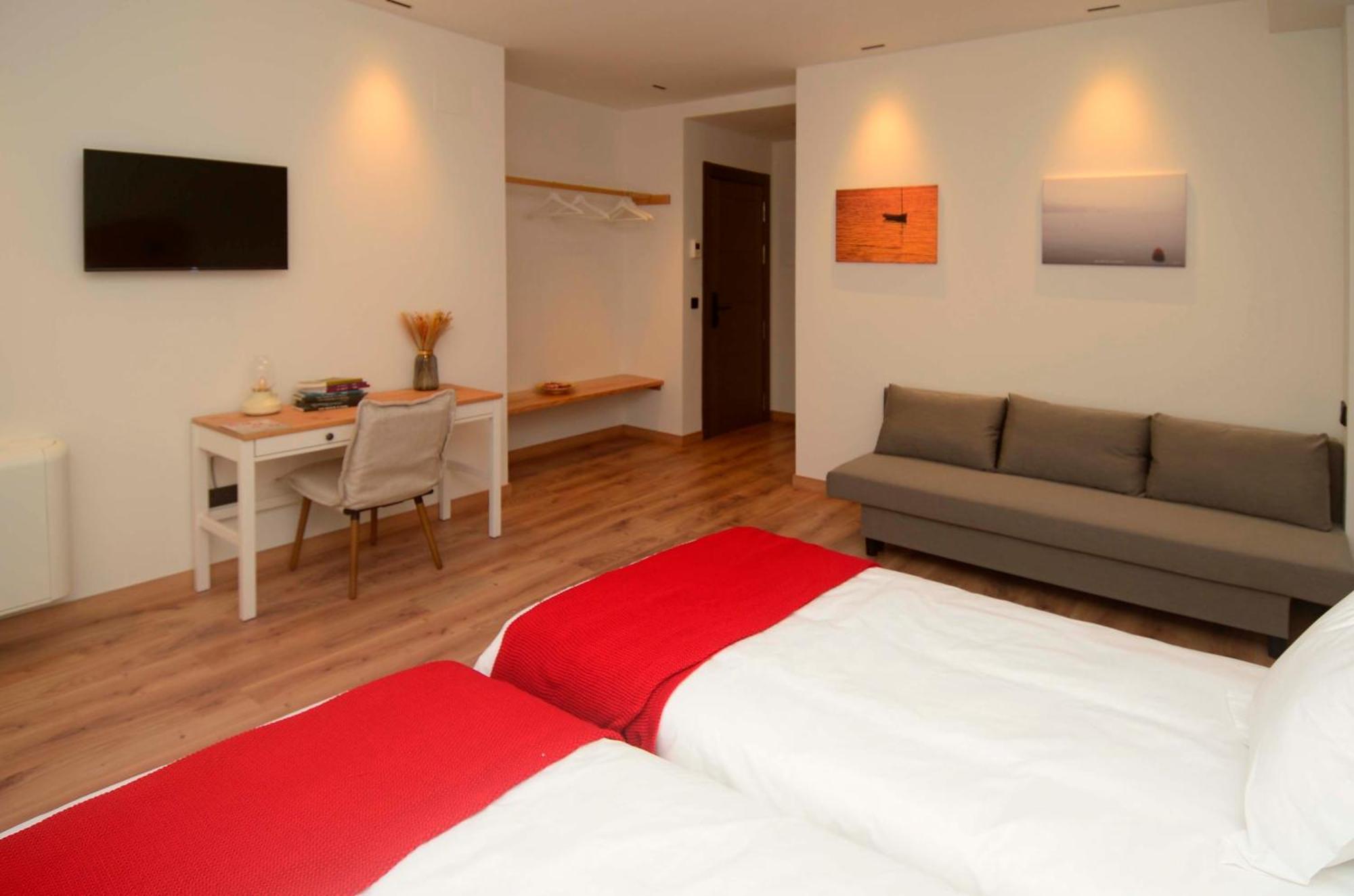 A Reigada Hotel Restaurante Grandas de Salime Ngoại thất bức ảnh