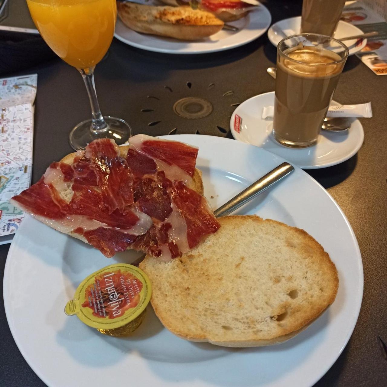 A Reigada Hotel Restaurante Grandas de Salime Ngoại thất bức ảnh