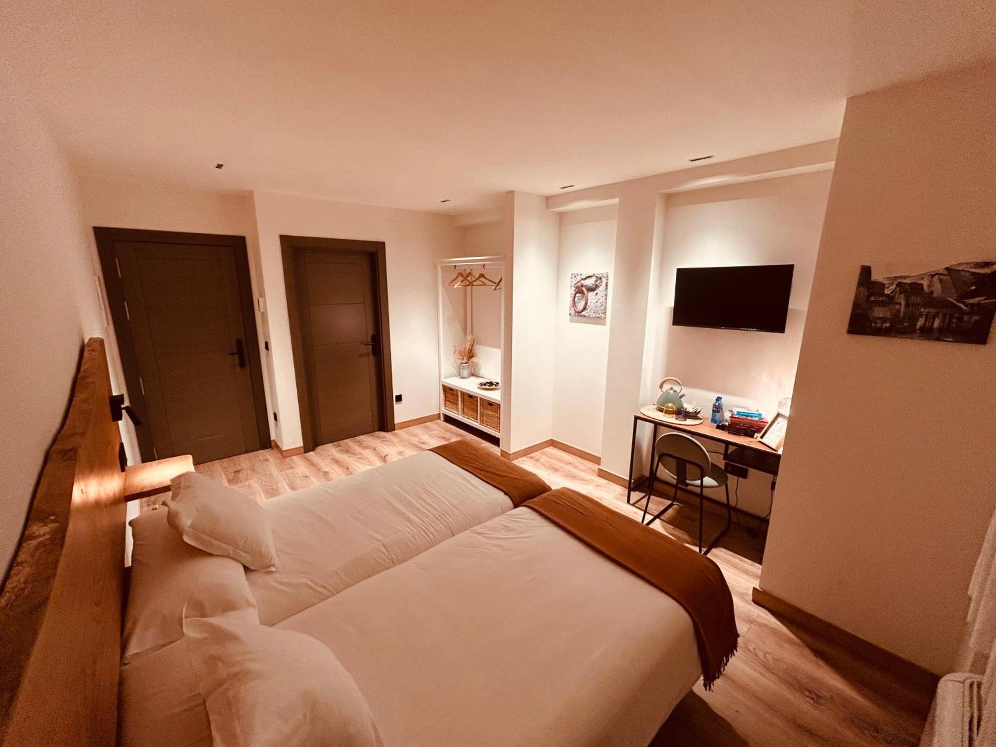 A Reigada Hotel Restaurante Grandas de Salime Ngoại thất bức ảnh