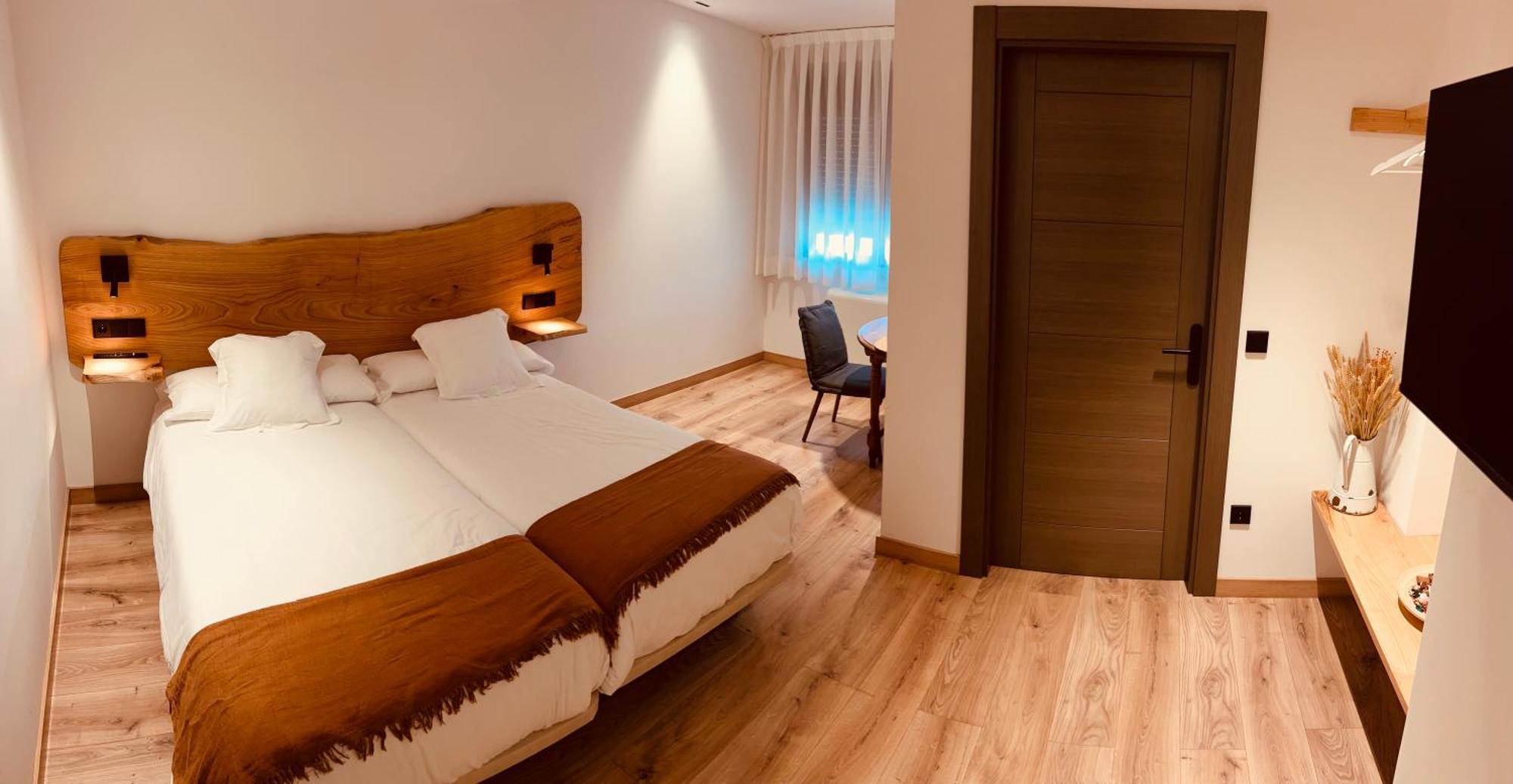 A Reigada Hotel Restaurante Grandas de Salime Ngoại thất bức ảnh